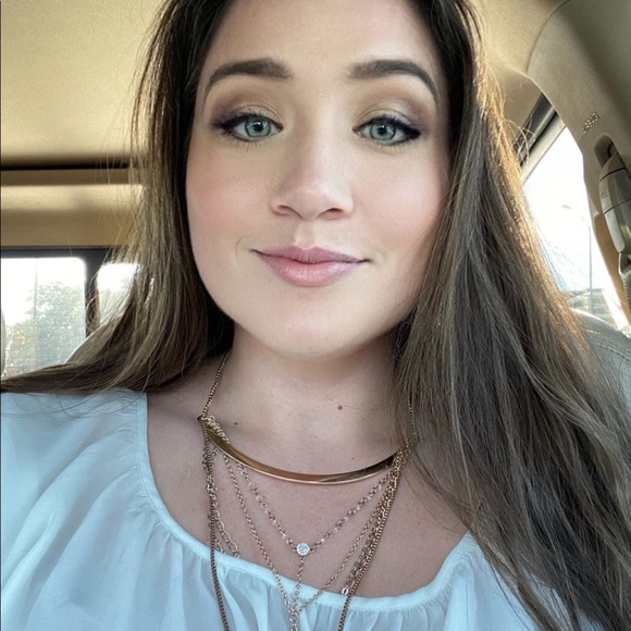 Meet your Posher, Jess - Picture 3 of 4